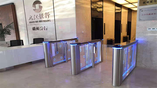 速通門和擺閘的區別是什么？